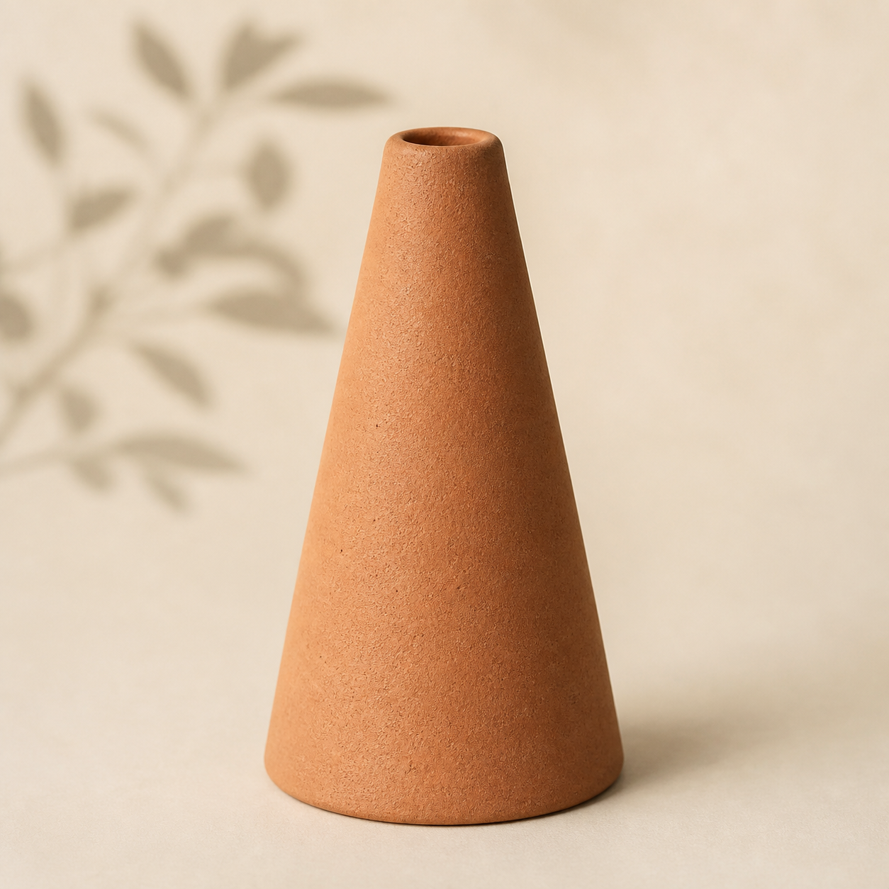 Terra Slow-Water Cone in MES ANGES warm ivory studio setting